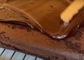Кумът винаги ме поздравява с вкусна шоколадова торта, която успява да приготви за 15 минути – просто уау!