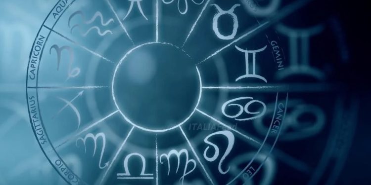 Астролозите предупреждават: три зодии рискуват да загубят пари през август
