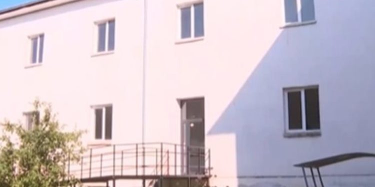 13 годишното момче, което посегна на 12 годишно дете във Видин, било изоставено писмено от своите родители 13 годишното момче, което посегна на 12 годишно дете във Видин, било изоставено писмено от своите родители